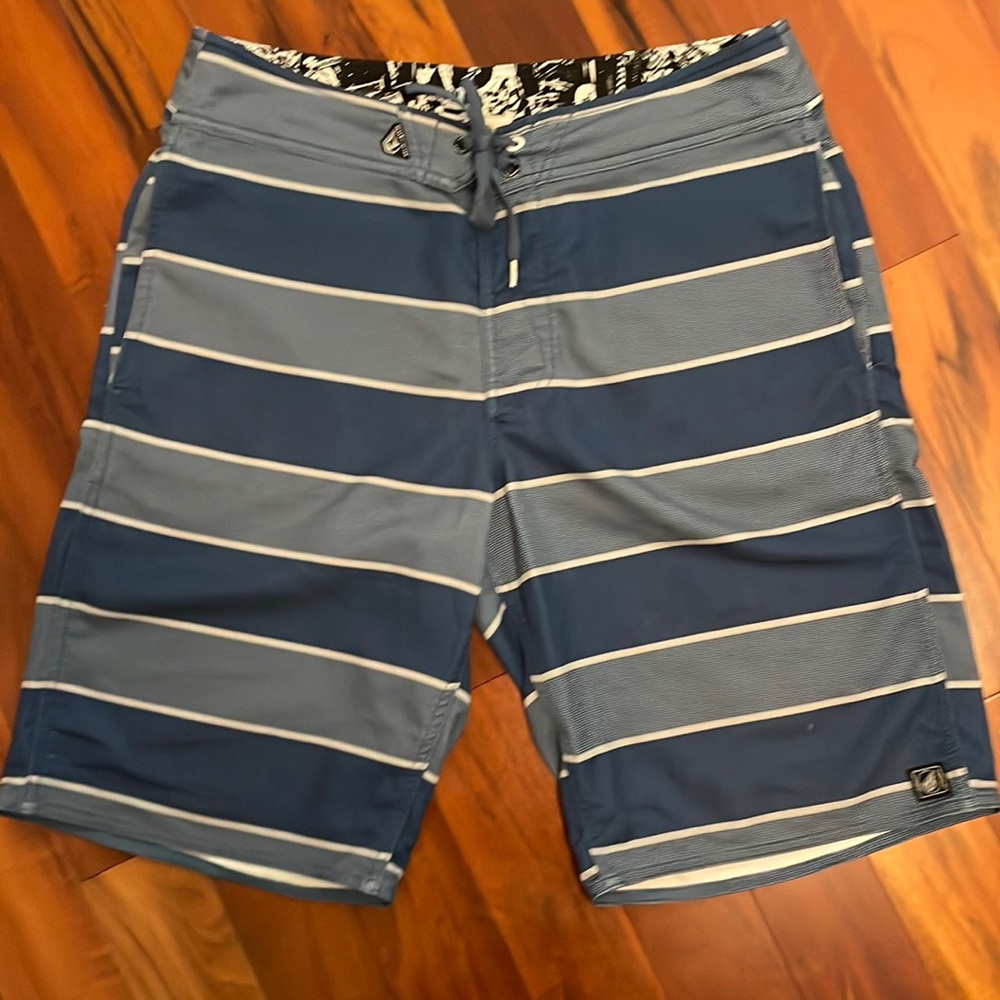 Volcom Board Shorts, Blue and White, w/ pockets, Size 33